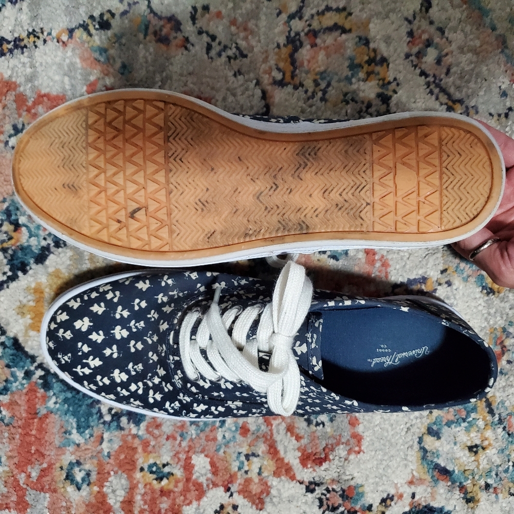 Canvas Shoes - Picture 5 of 5